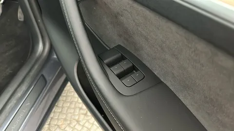 TESLA MODEL Y Long Range AWD Auto