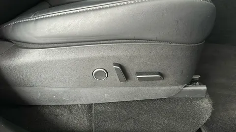 TESLA MODEL Y Long Range AWD Auto