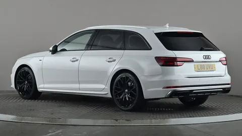 AUDI A4 35 TFSI S Line