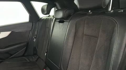 AUDI A4 35 TFSI S Line