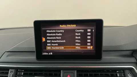 AUDI A4 35 TFSI S Line