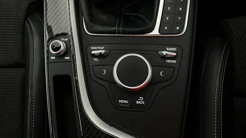 AUDI A4 35 TFSI S Line