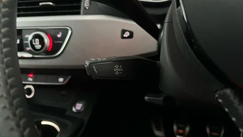 AUDI A4 35 TFSI S Line