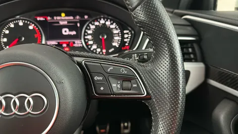 AUDI A4 35 TFSI S Line