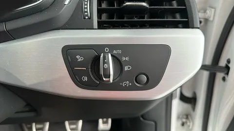 AUDI A4 35 TFSI S Line