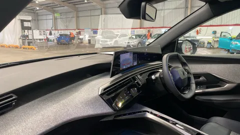 Peugeot 3008 1.2 Hybrid 136 Allure e-DSC6