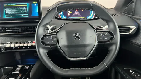Peugeot 3008 1.6 Hybrid 180 Allure Premium+ e-EAT8