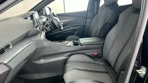 Peugeot 3008 1.6 Hybrid 180 Allure Premium+ e-EAT8