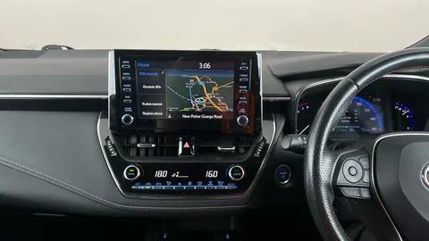Toyota Corolla 2.0 VVT-i Hybrid GR Sport CVT