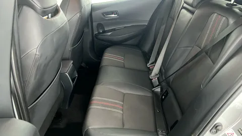 Toyota Corolla 2.0 VVT-i Hybrid GR Sport CVT