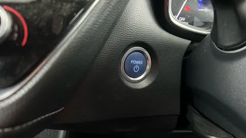 Toyota Corolla 2.0 VVT-i Hybrid GR Sport CVT