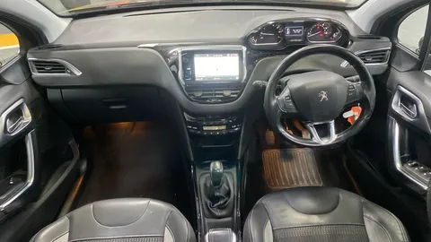 PEUGEOT 2008 1.2 PureTech Allure Premium
