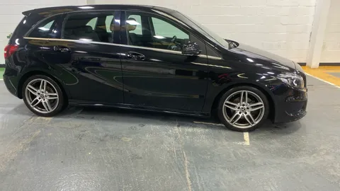 MERCEDES-BENZ B CLASS B180d AMG Line Premium Auto