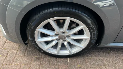 AUDI TT 1.8T FSI Sport