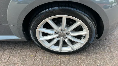 AUDI TT 1.8T FSI Sport