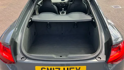 AUDI TT 1.8T FSI Sport