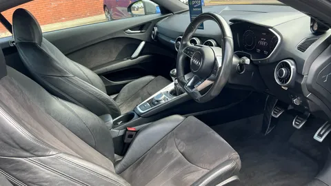 AUDI TT 1.8T FSI Sport