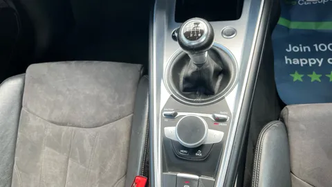 AUDI TT 1.8T FSI Sport