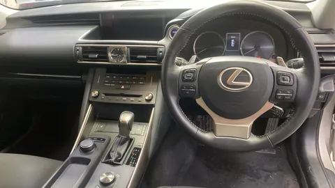 LEXUS IS 300h CVT Auto
