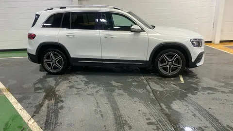 MERCEDES-BENZ GLB GLB 200 AMG Line 7G-Tronic
