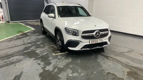 MERCEDES-BENZ GLB GLB 200 AMG Line 7G-Tronic