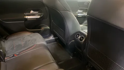 MERCEDES-BENZ GLB GLB 200 AMG Line 7G-Tronic
