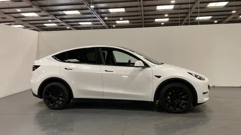 TESLA MODEL Y Long Range AWD Auto