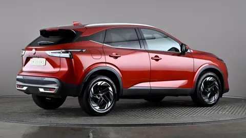 NISSAN QASHQAI 1.3 DiG-T MH N-Connecta
