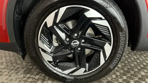 NISSAN QASHQAI 1.3 DiG-T MH N-Connecta