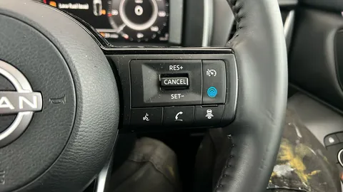 NISSAN QASHQAI 1.3 DiG-T MH N-Connecta