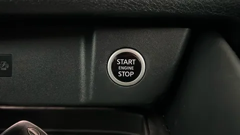 NISSAN QASHQAI 1.3 DiG-T MH N-Connecta