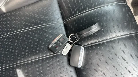 LAND ROVER RANGE ROVER VELAR 2.0 P300 R-Dynamic HSE Auto