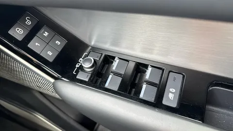 LAND ROVER RANGE ROVER VELAR 2.0 P300 R-Dynamic HSE Auto