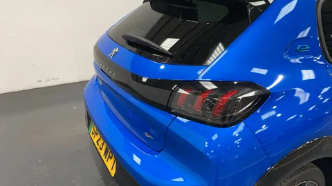 Peugeot 208 100kW GT 50kWh Auto