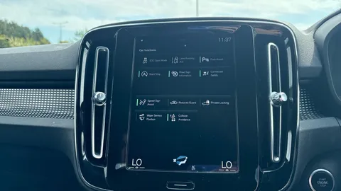 VOLVO XC40 1.5 T3 [163] R DESIGN