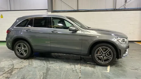 MERCEDES-BENZ GLC GLC 220d 4Matic AMG Line 9G-Tronic