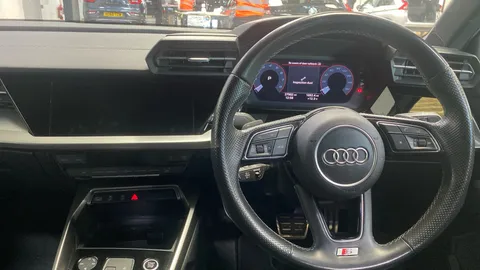 AUDI A3 35 TFSI S Line S Tronic