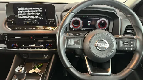 NISSAN QASHQAI 1.3 DiG-T MH N-Connecta