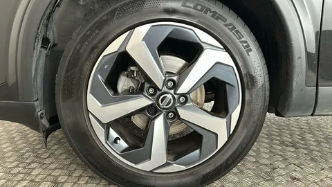 NISSAN QASHQAI 1.3 DiG-T MH N-Connecta