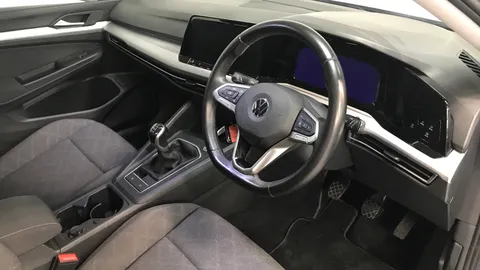 VOLKSWAGEN GOLF 1.5 TSI Life