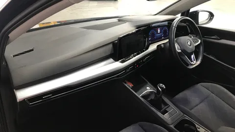 VOLKSWAGEN GOLF 1.5 TSI Life
