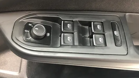 VOLKSWAGEN GOLF 1.5 TSI Life