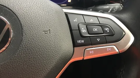 VOLKSWAGEN GOLF 1.5 TSI Life