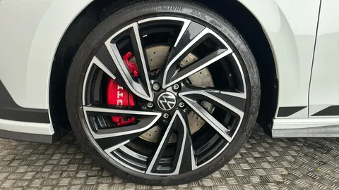VOLKSWAGEN GOLF 2.0 TSI 300 GTI Clubsport DSG