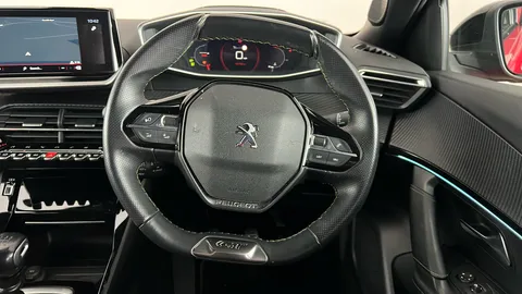 PEUGEOT 2008 1.2 PureTech 130 GT