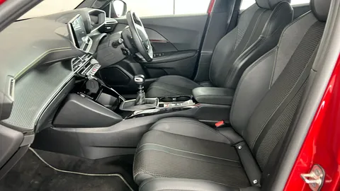PEUGEOT 2008 1.2 PureTech 130 GT