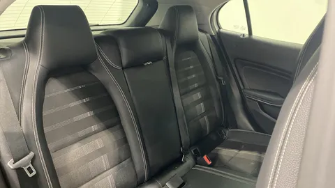 MERCEDES-BENZ GLA GLA 180 Urban Edition Auto