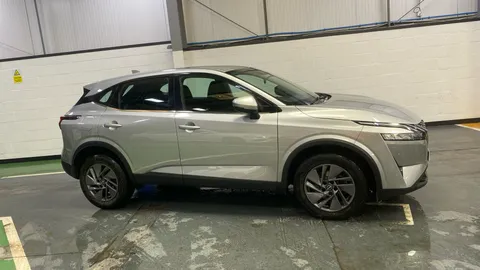 NISSAN QASHQAI 1.3 DiG-T MH 158 Acenta Premium Xtronic