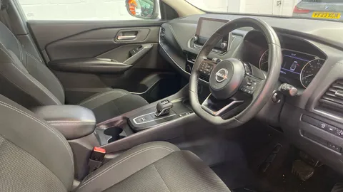 NISSAN QASHQAI 1.3 DiG-T MH 158 Acenta Premium Xtronic