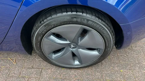 TESLA MODEL 3 Long Range AWD Auto